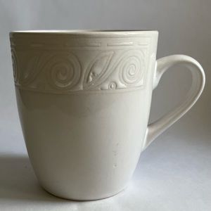 Gibson Designs Amaretto White Mug. Excellent‎ condition.